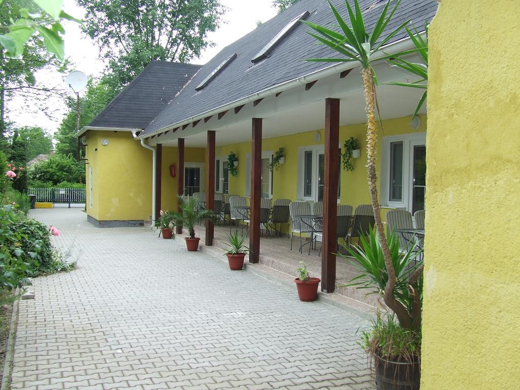 Relax Apartmans Balatonszárszó Zewnętrze zdjęcie